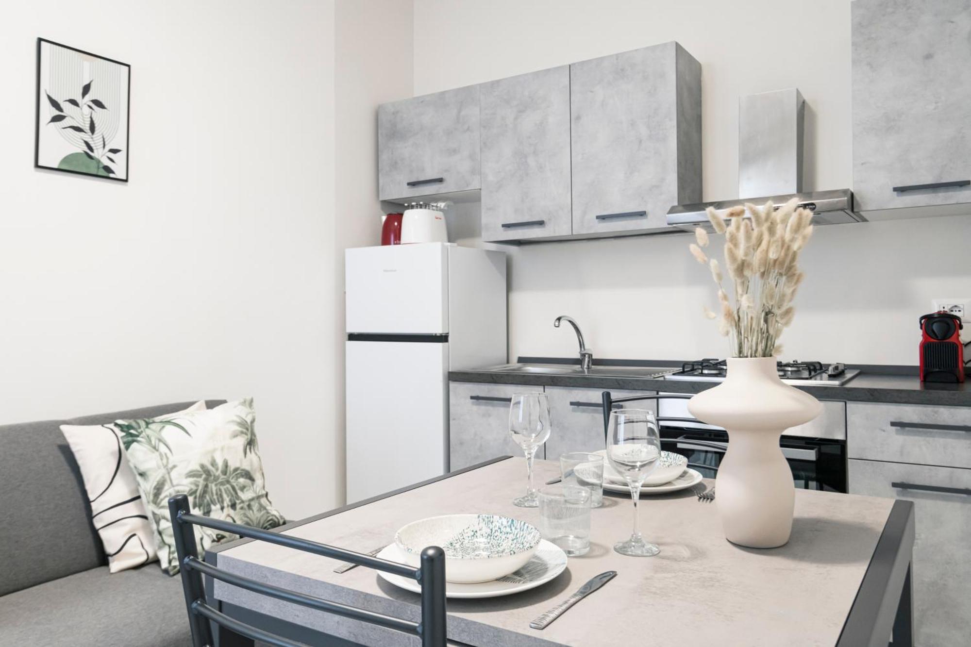 Easylife - Appartamento Elegante Moderno E Accogliente - La Tua Oasi In Citta Milão Exterior foto
